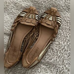 size 7 1/2 flats made by report like new